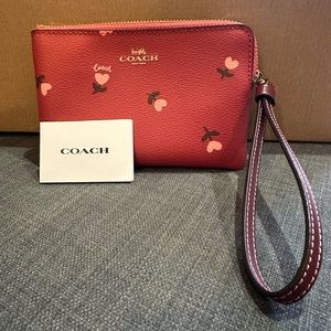 Coach Corner Zip Wristlet with Heart Floral Print-Never Used-Excellent Condition